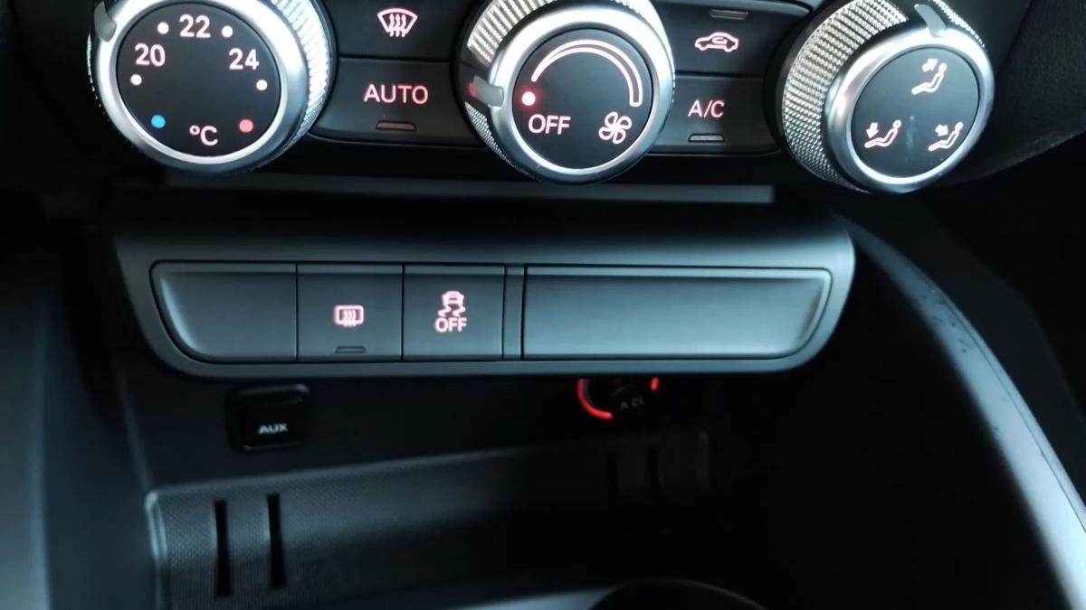 audi-a1-sportback-2014-diesel-1598cc