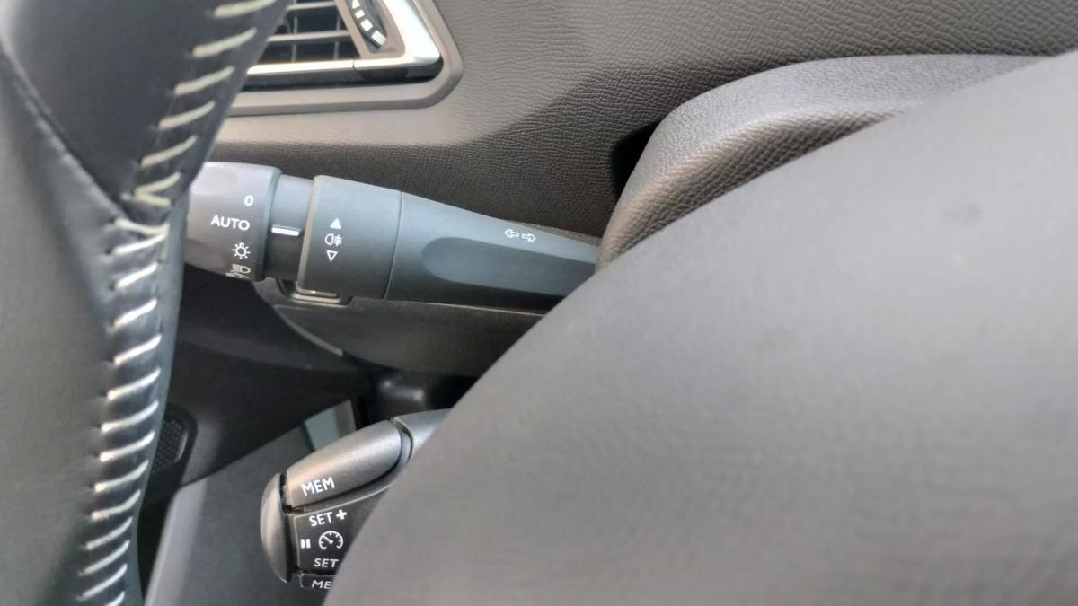 peugeot-308-2019-diesel-1499cc