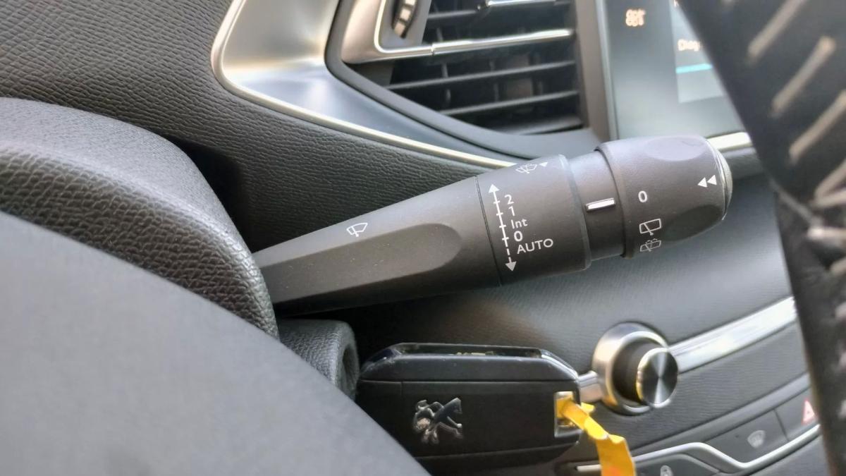 peugeot-308-2019-diesel-1499cc