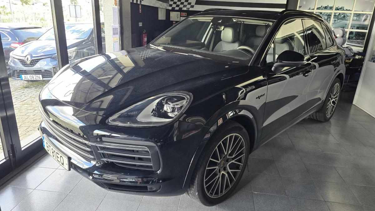porsche-cayenne-e-hybrid-2023-gasolina-2995cc