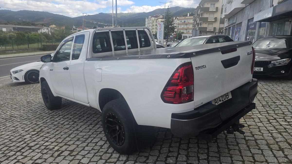 toyota-hilux-2-4-4wd-2021-diesel-2393cc