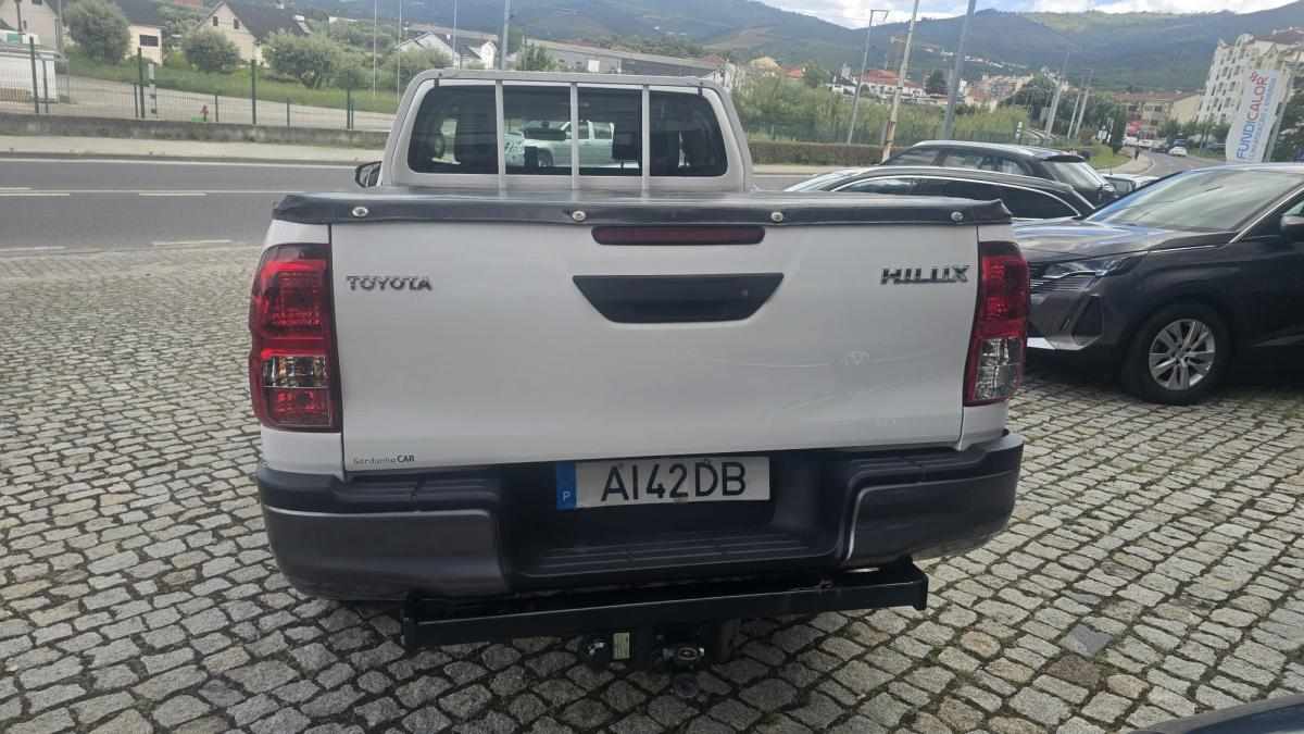 toyota-hilux-2-4-4wd-2021-diesel-2393cc