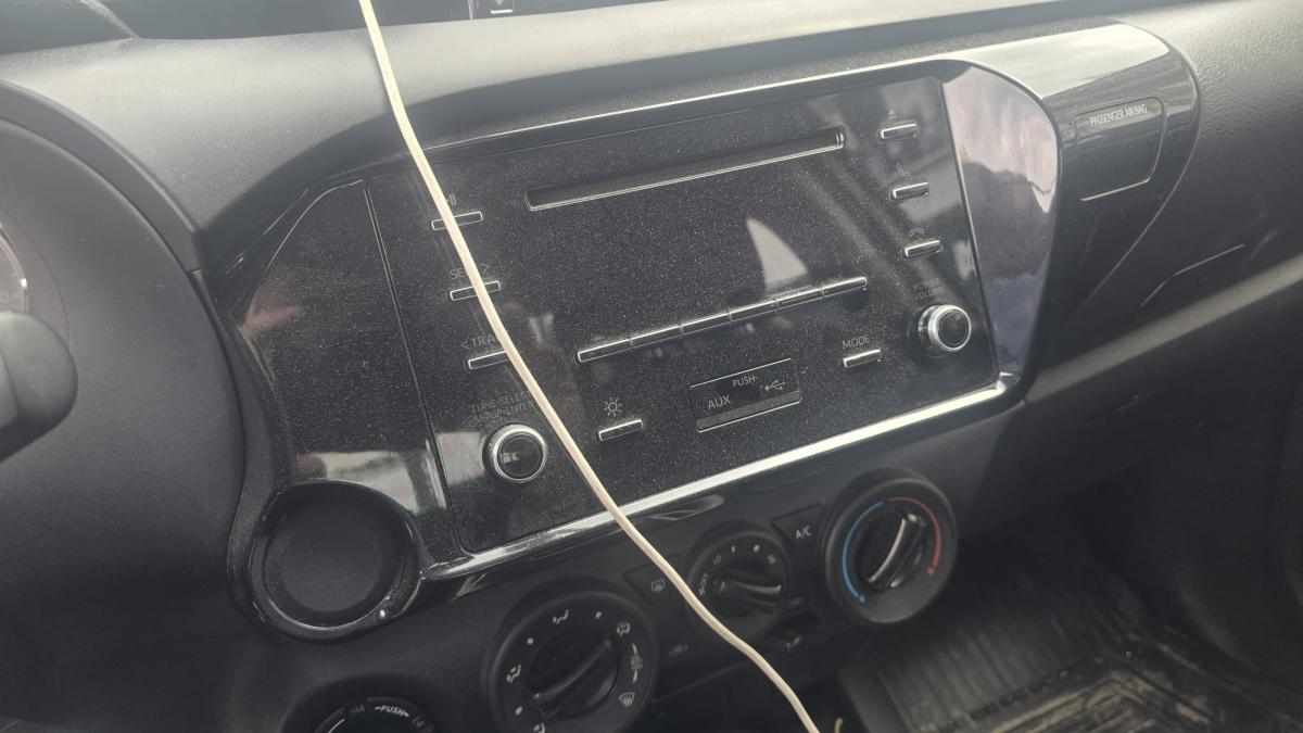 toyota-hilux-2-4-4wd-2021-diesel-2393cc
