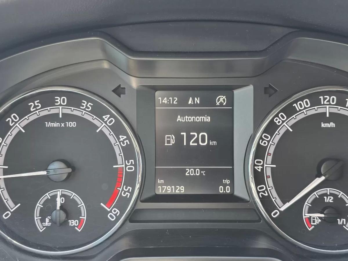 skoda-octavia-2018-diesel-1598cc