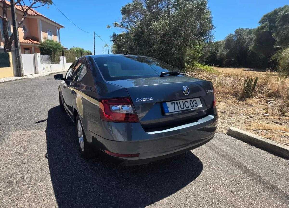 skoda-octavia-2018-diesel-1598cc