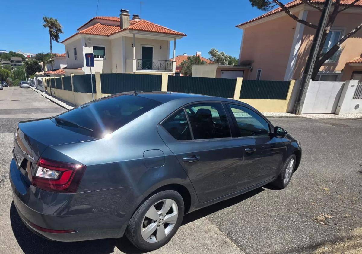 skoda-octavia-2018-diesel-1598cc