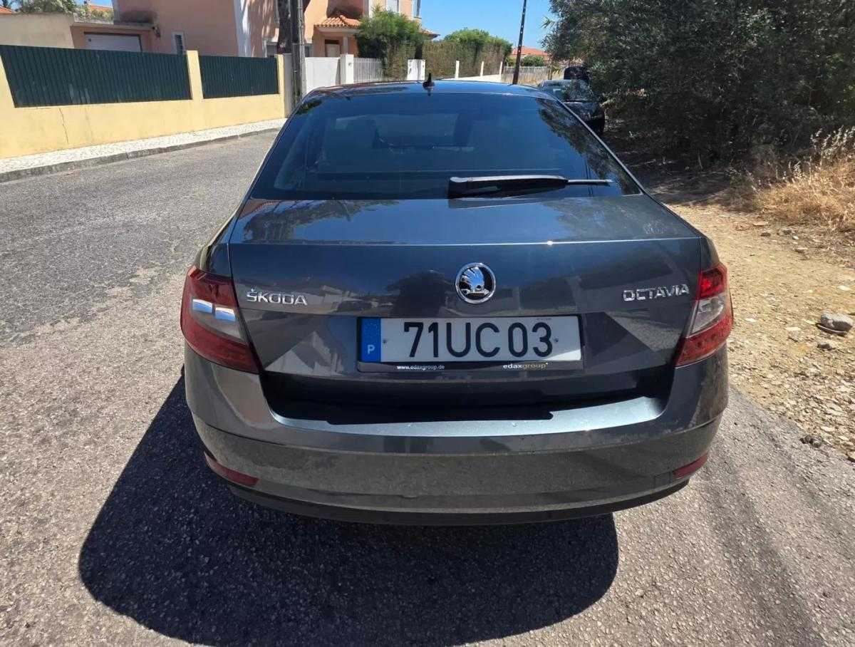 skoda-octavia-2018-diesel-1598cc