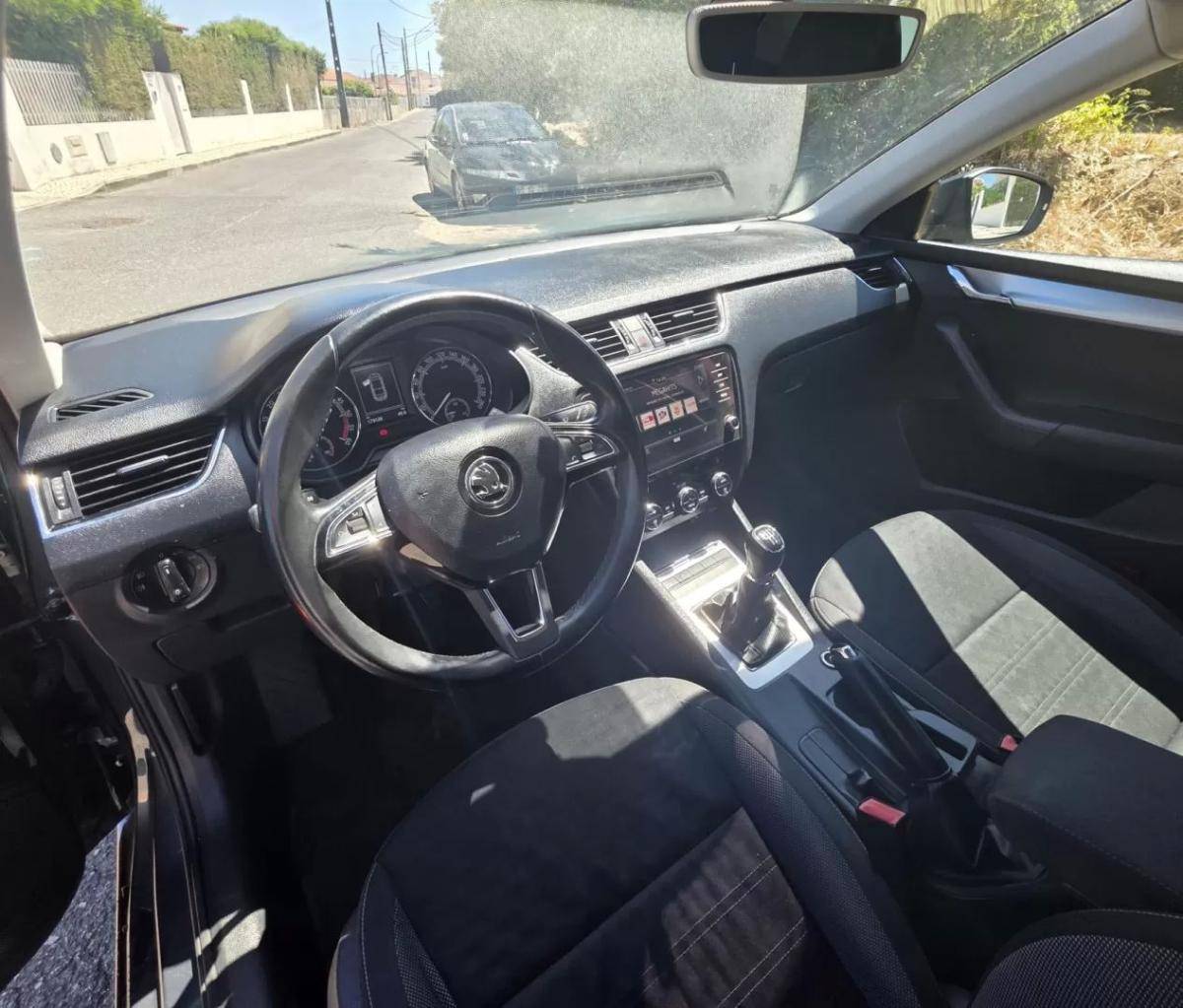 skoda-octavia-2018-diesel-1598cc