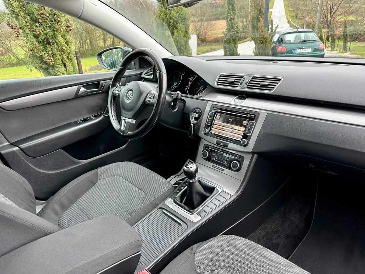 volkswagen-passat-1-6-tdi-bluemotion-2011-diesel-1598cc