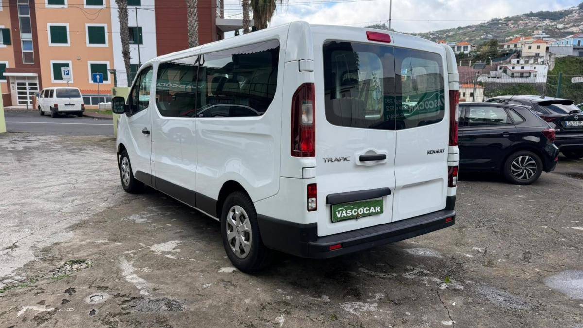renault-trafic-2023-diesel-1997cc