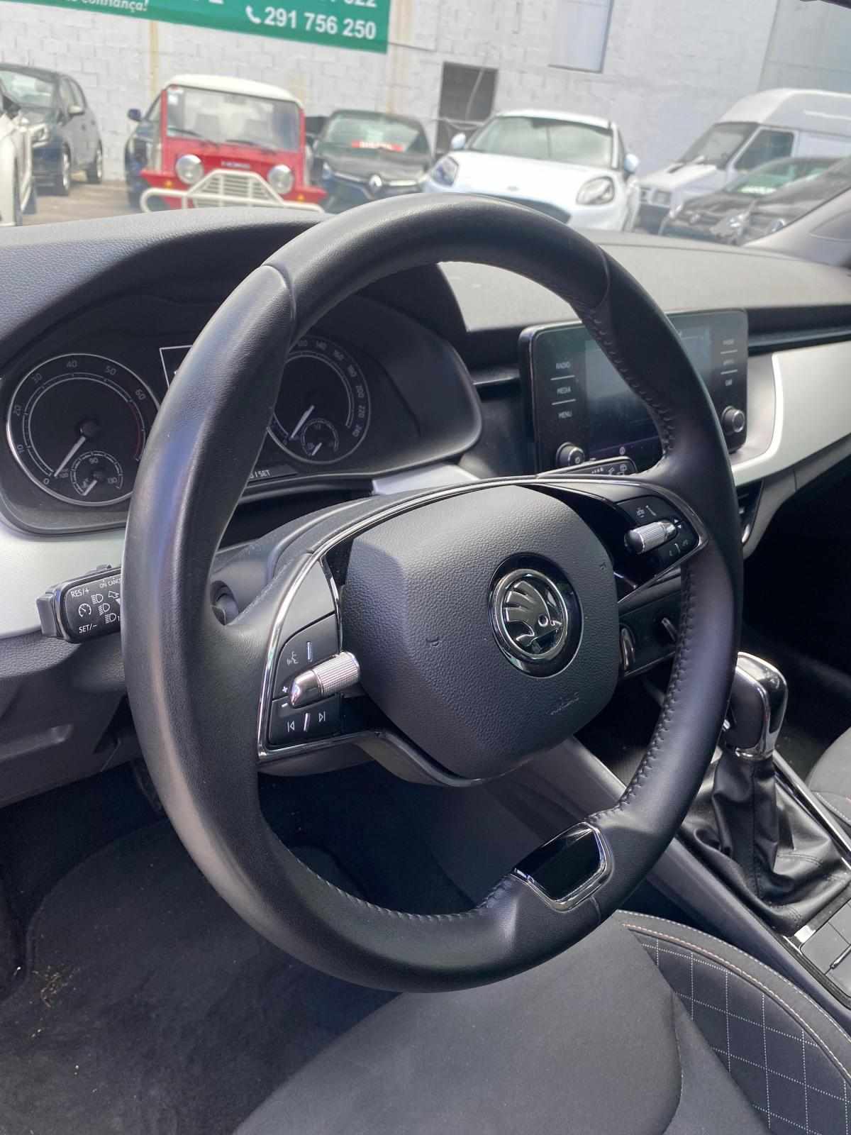 skoda-scala-2023-gasolina-999cc