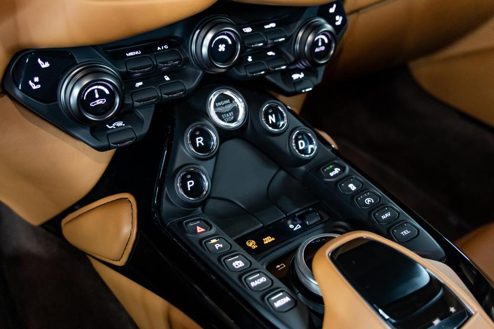 aston-martin-vantage-roadster-2021-gasolina-3982cc