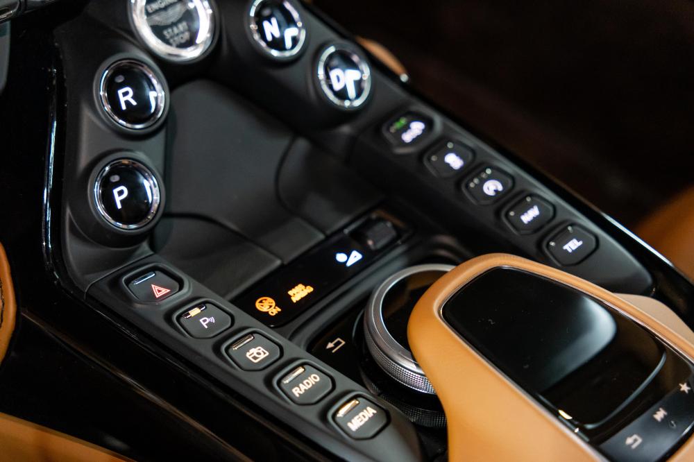 aston-martin-vantage-roadster-2021-gasolina-3982cc