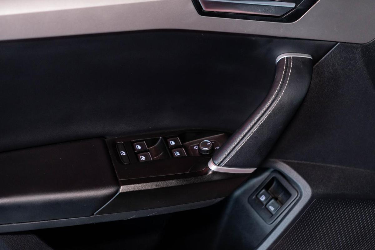 seat-leon-st-2023-hibrido-a-gasolina-1395cc