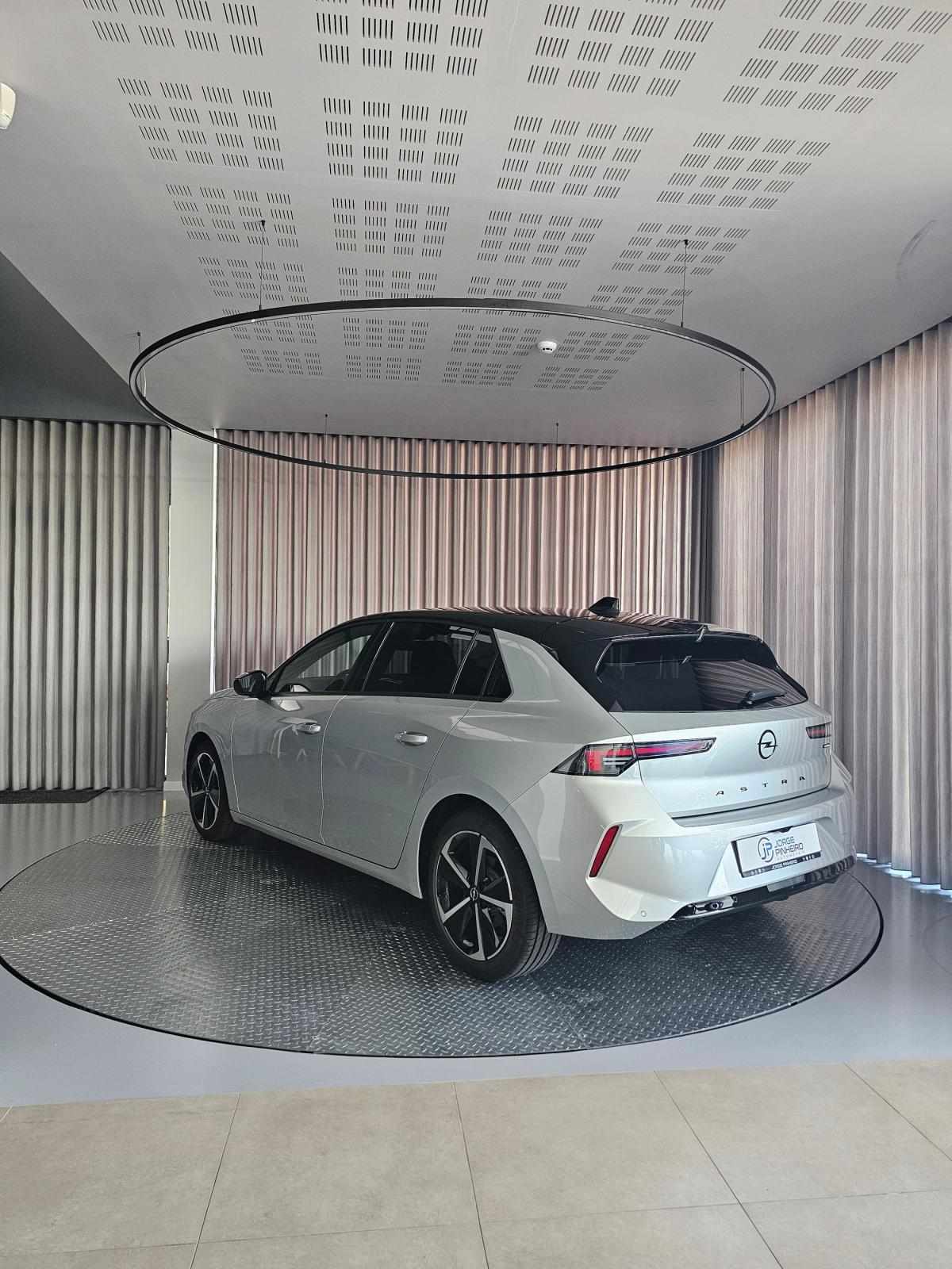 opel-astra-2026-gasolina-1199cc