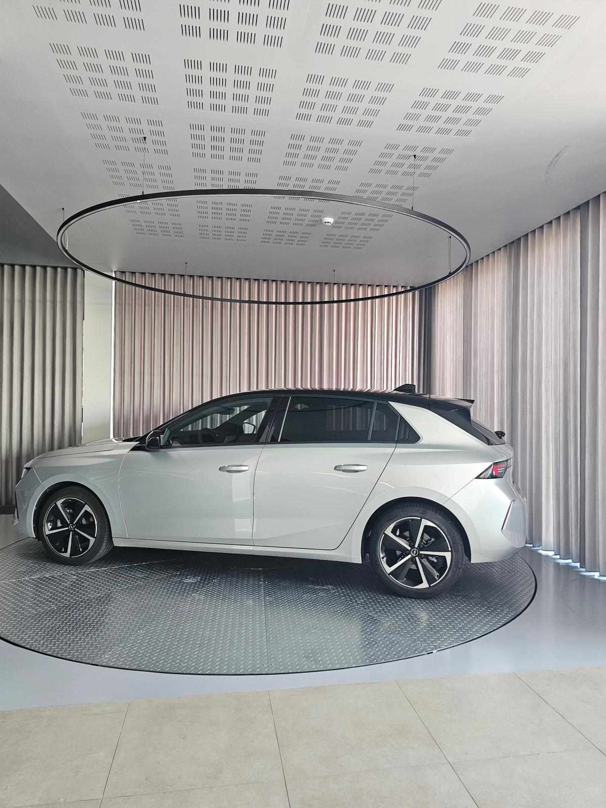 opel-astra-2026-gasolina-1199cc