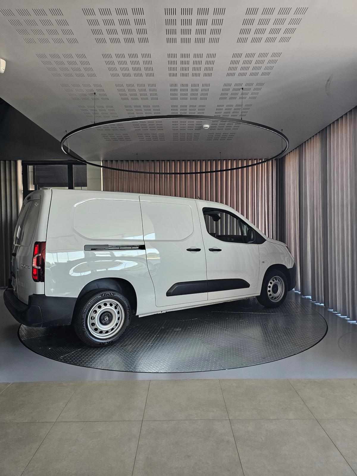 citroen-berlingo-2025-diesel-1499cc