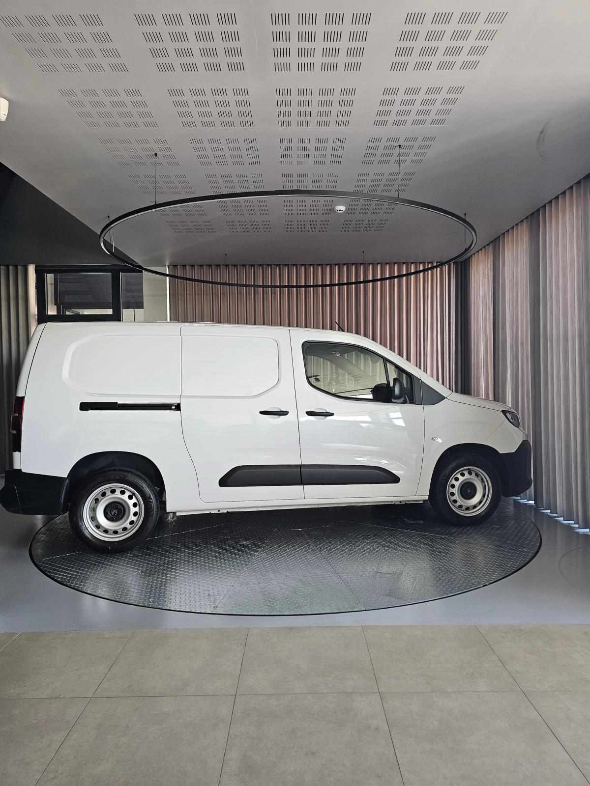 citroen-berlingo-2025-diesel-1499cc