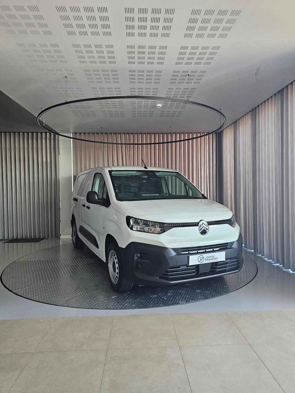 citroen-berlingo-2025-diesel-1499cc