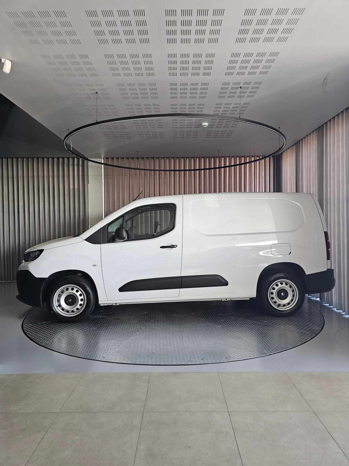 citroen-berlingo-2025-diesel-1499cc