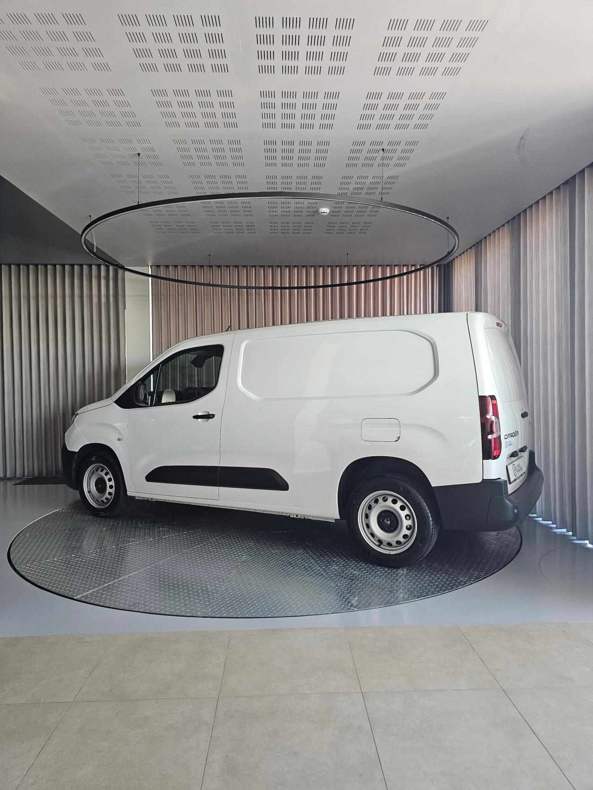 citroen-berlingo-2025-diesel-1499cc