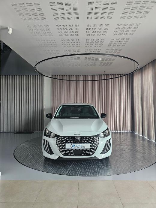 peugeot-208-2026-gasolina-1199cc