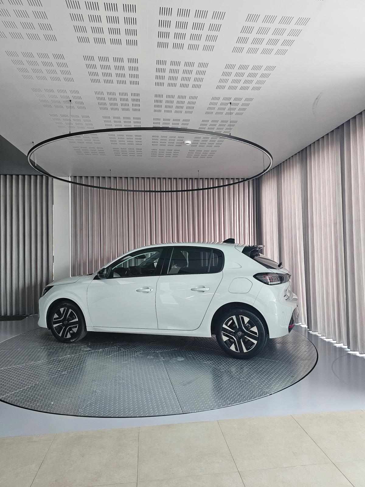 peugeot-208-2026-gasolina-1199cc