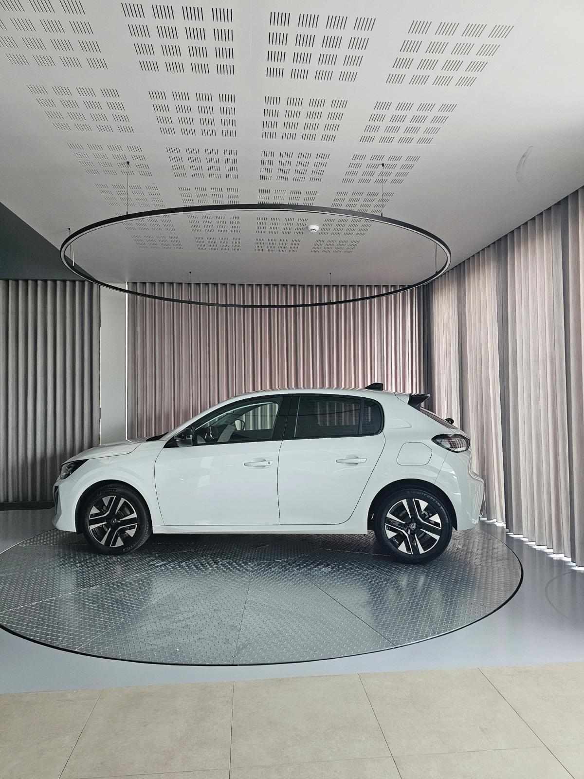 peugeot-208-2026-gasolina-1199cc
