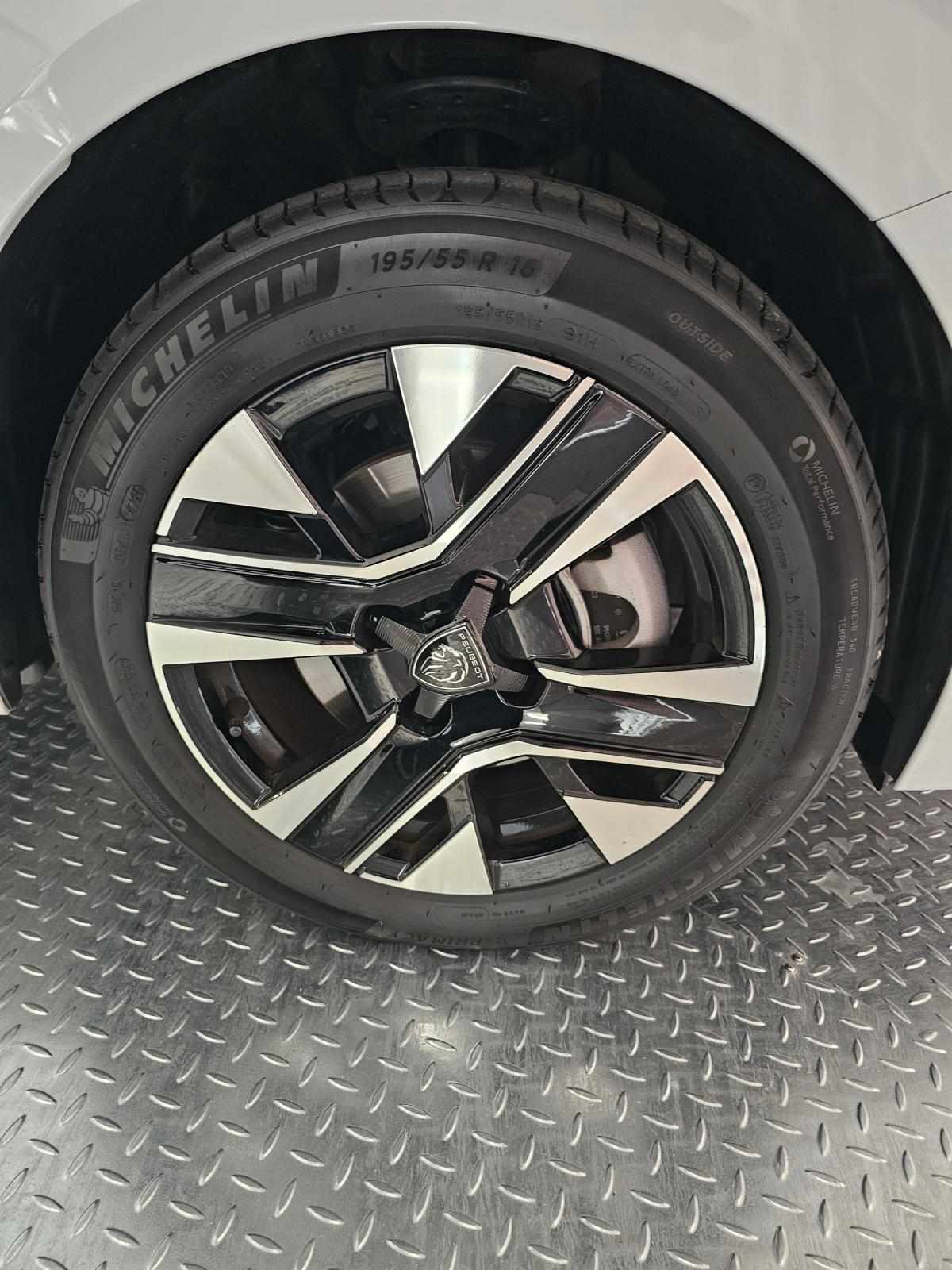 peugeot-208-2026-gasolina-1199cc