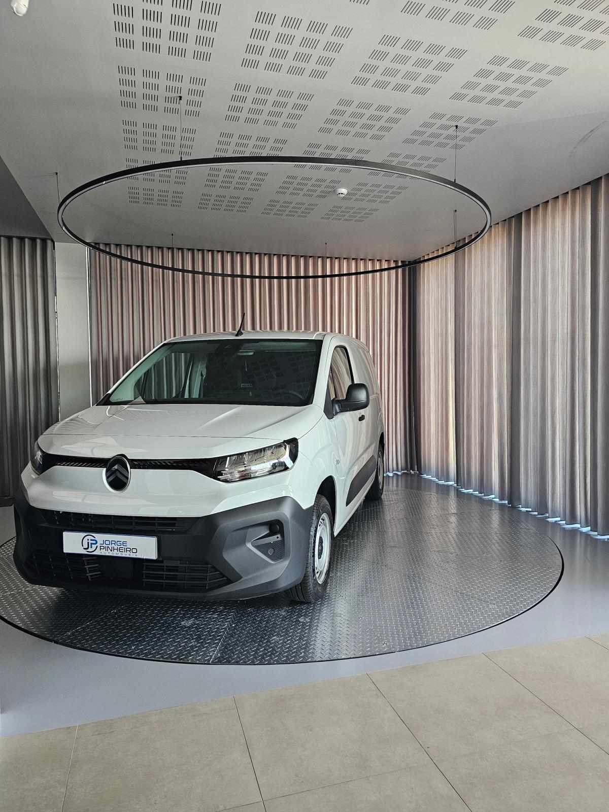 citroen-berlingo-2025-diesel-1499cc