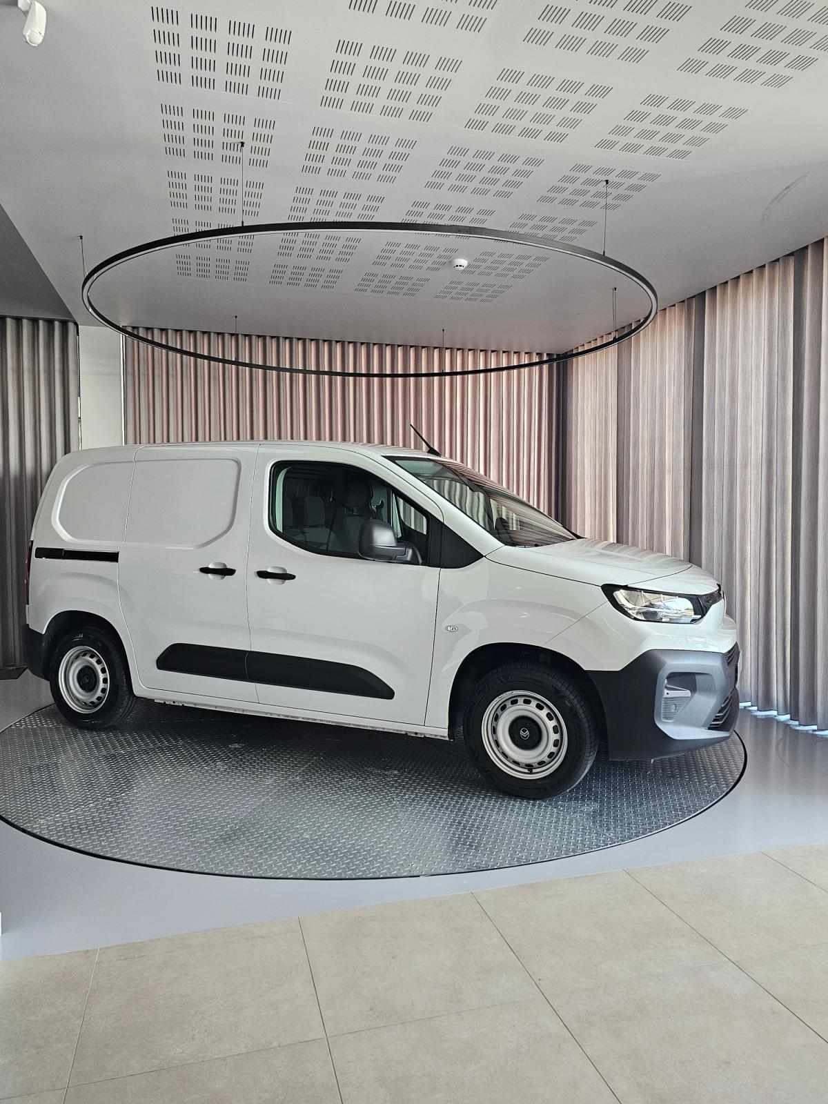 citroen-berlingo-2025-diesel-1499cc