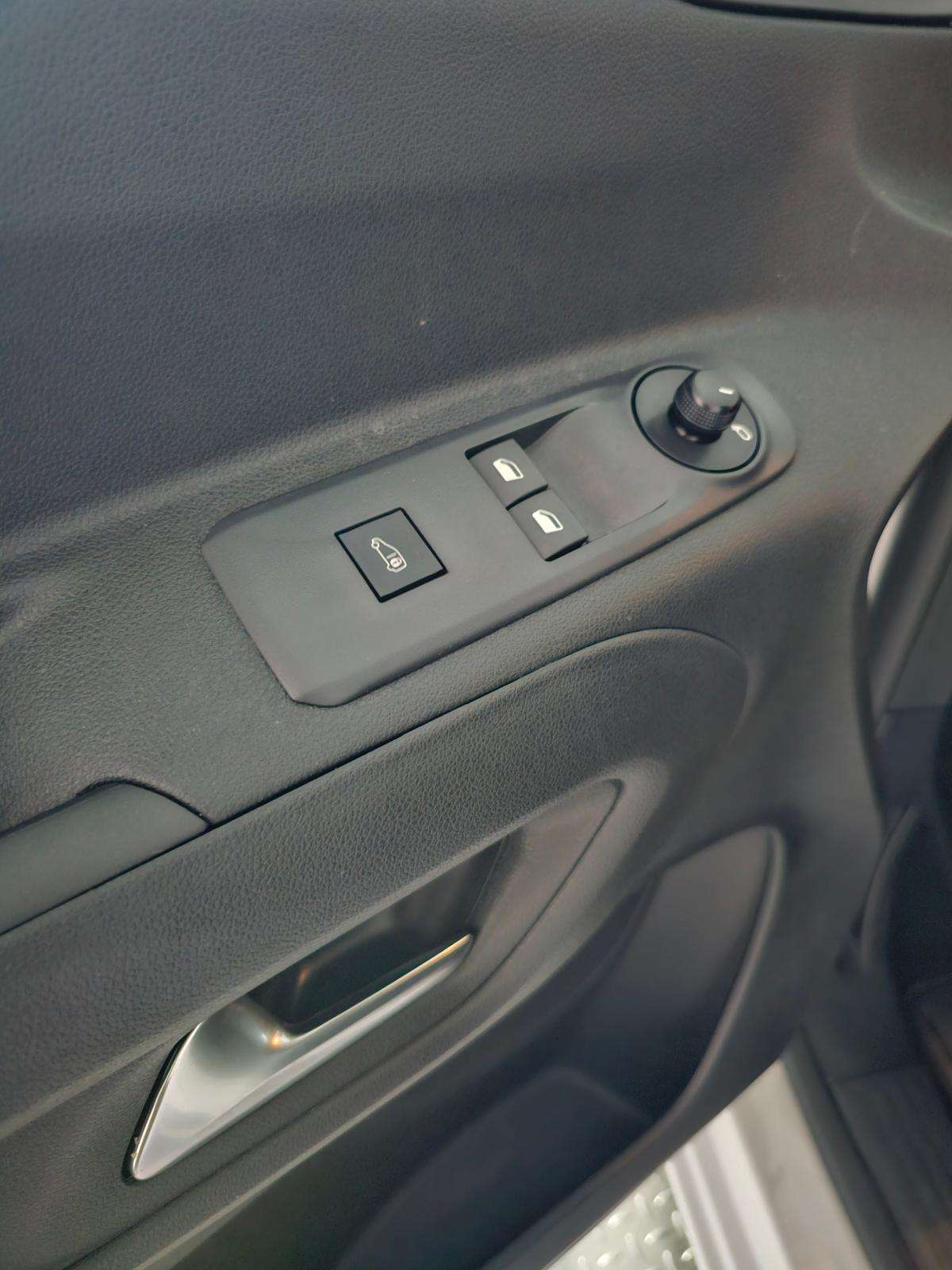 citroen-berlingo-2025-diesel-1499cc