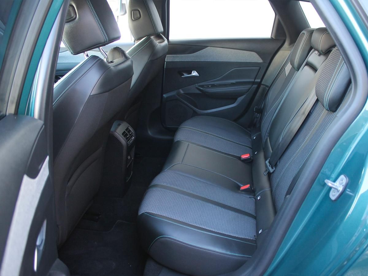 peugeot-308-sw-2023-hibrido-a-gasolina-1598cc