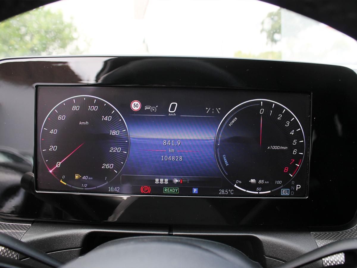 mercedes-benz-classe-c-2023-hibrido-a-gasolina-1999cc