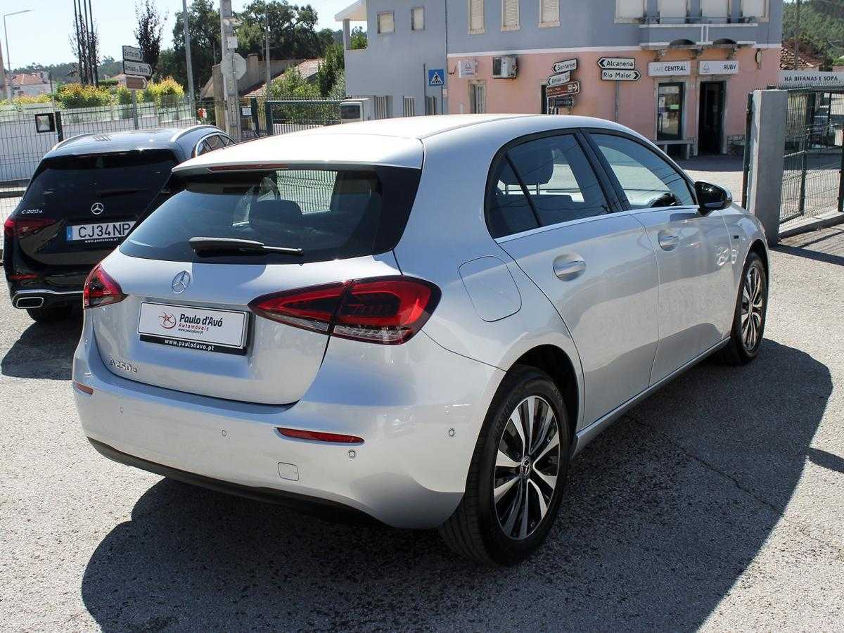 mercedes-benz-classe-a-2021-hibrido-a-gasolina-1332cc