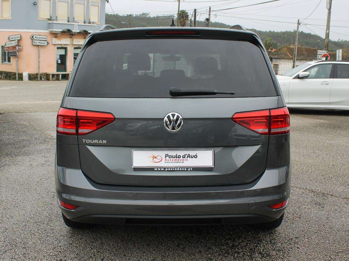 volkswagen-touran-2019-diesel-1598cc