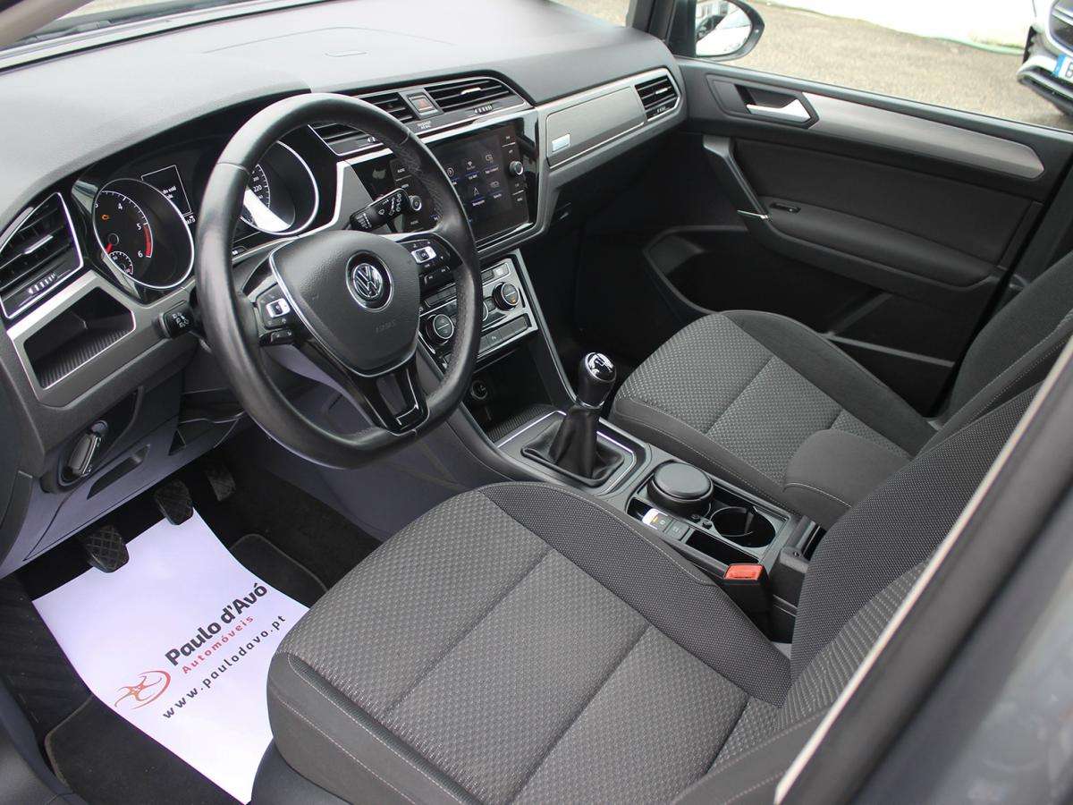 volkswagen-touran-2019-diesel-1598cc