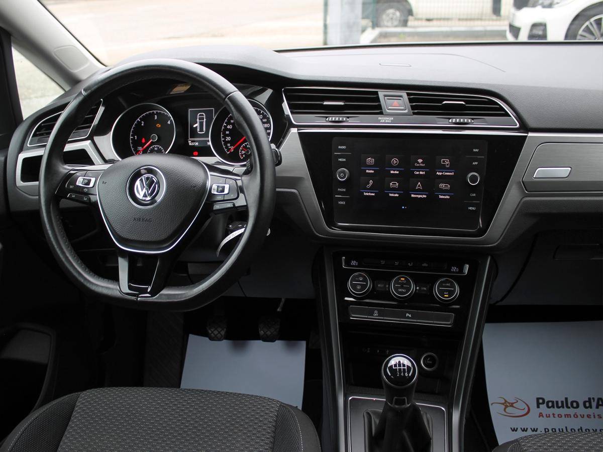 volkswagen-touran-2019-diesel-1598cc