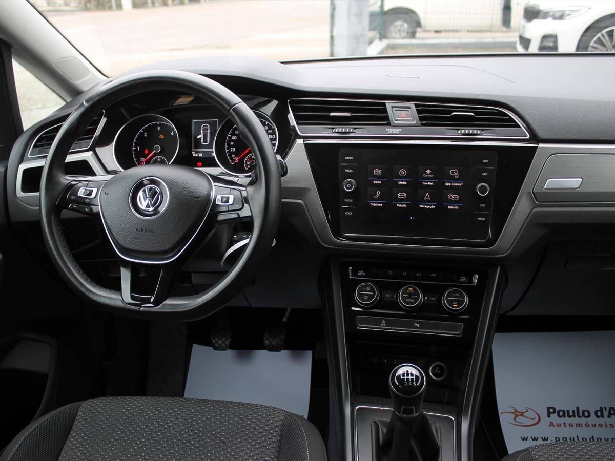 volkswagen-touran-2019-diesel-1598cc