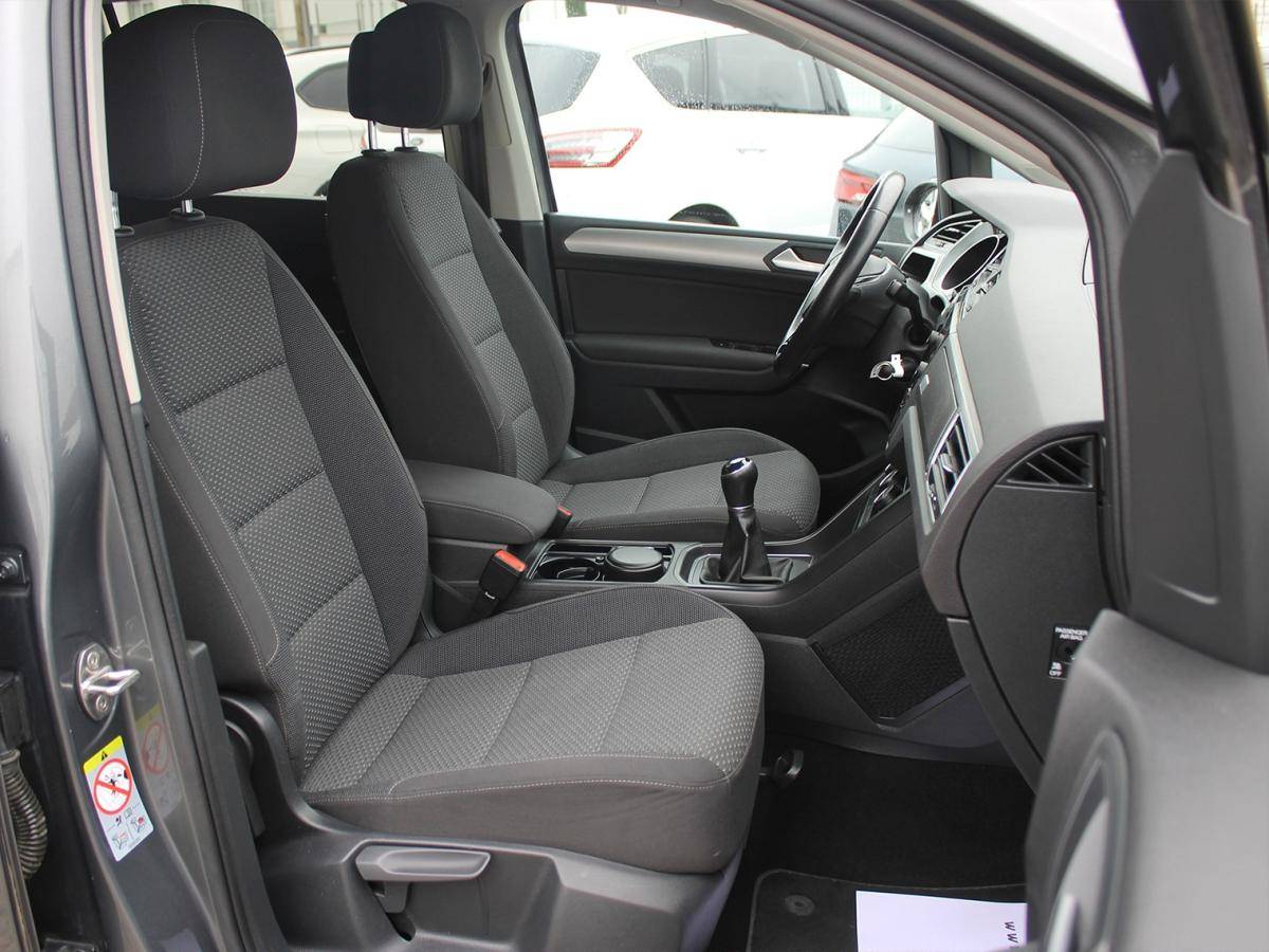 volkswagen-touran-2019-diesel-1598cc