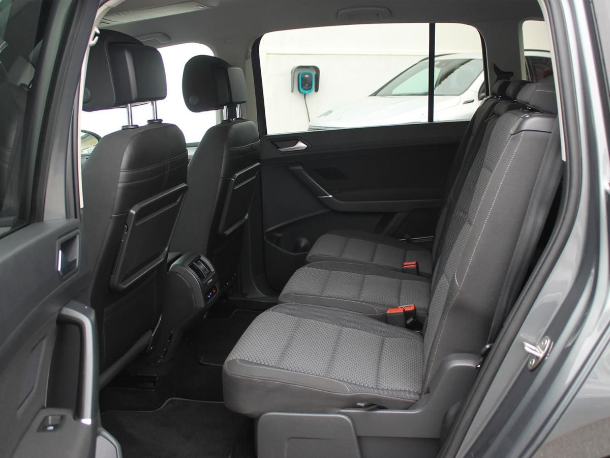 volkswagen-touran-2019-diesel-1598cc
