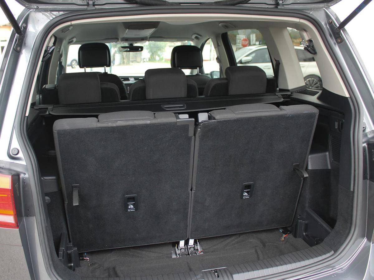 volkswagen-touran-2019-diesel-1598cc