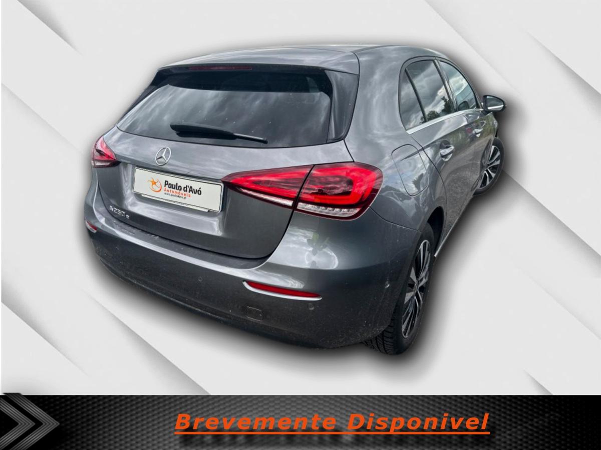 mercedes-benz-classe-a-2022-hibrido-a-gasolina-1332cc