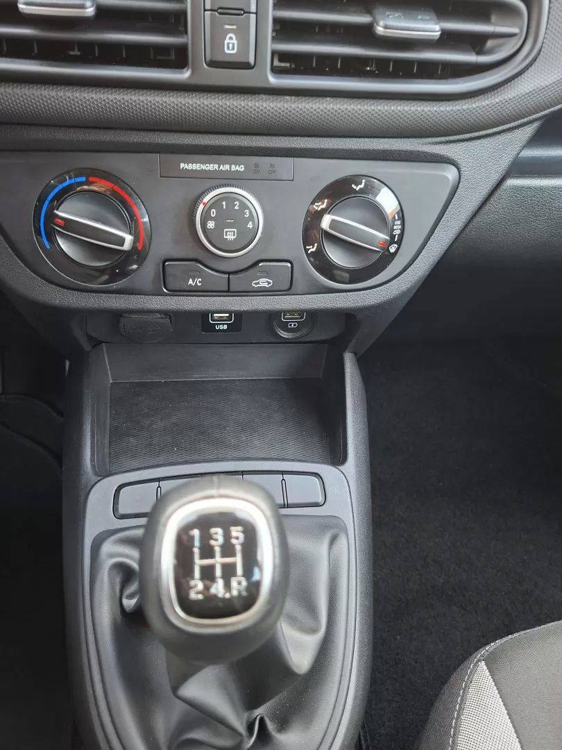 hyundai-i10-2023-gasolina-998cc
