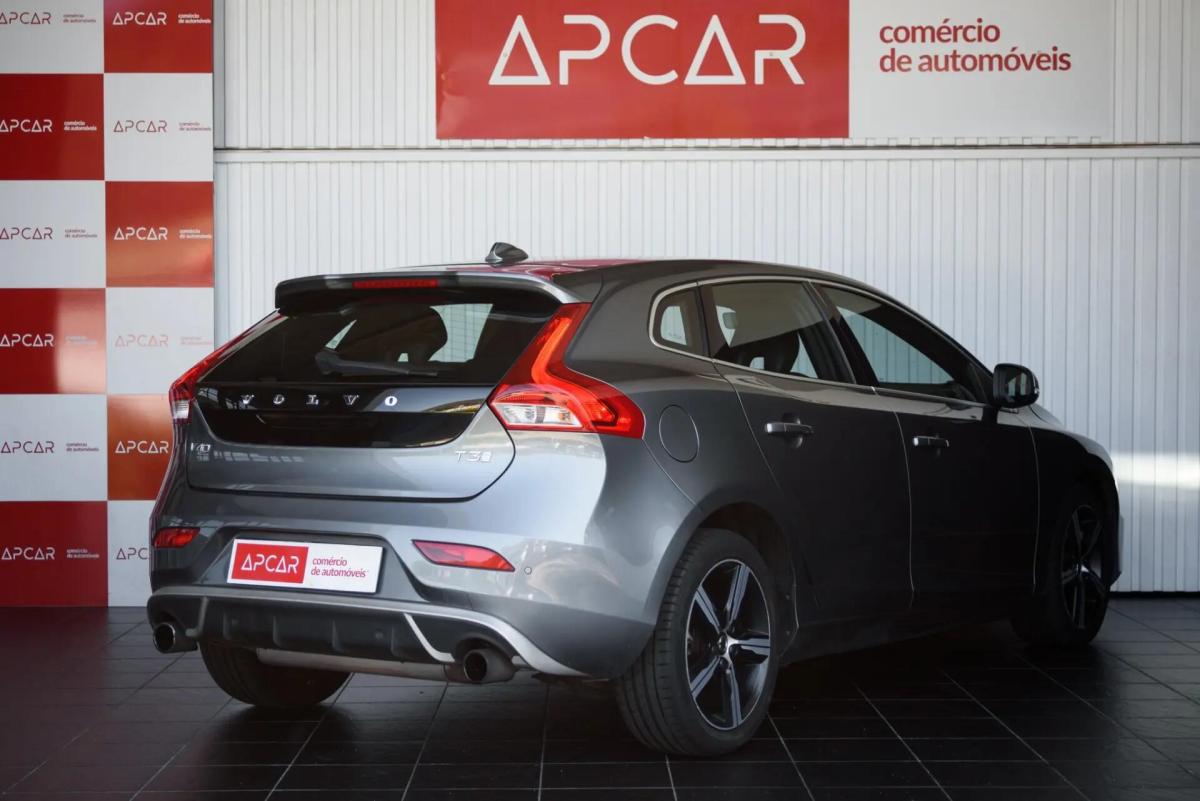 volvo-v40-2018-gasolina-1498cc