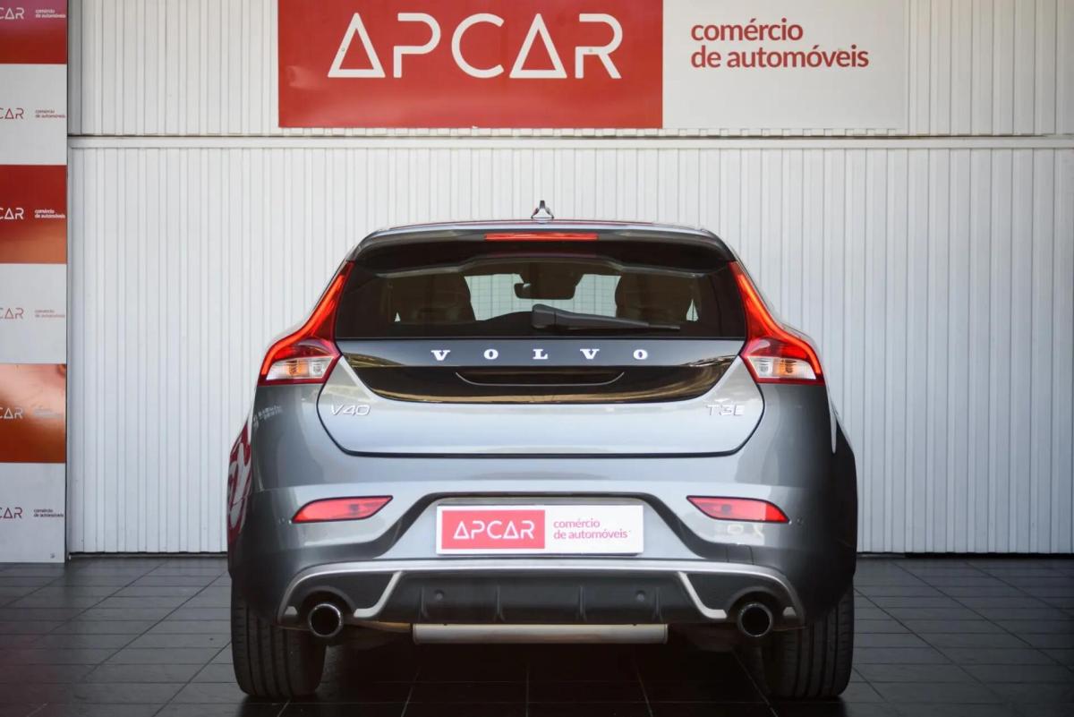 volvo-v40-2018-gasolina-1498cc