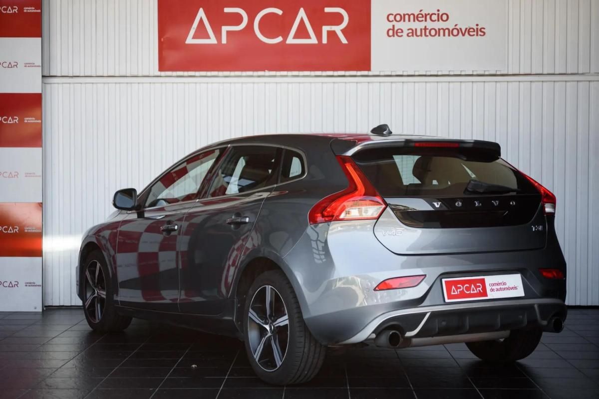 volvo-v40-2018-gasolina-1498cc