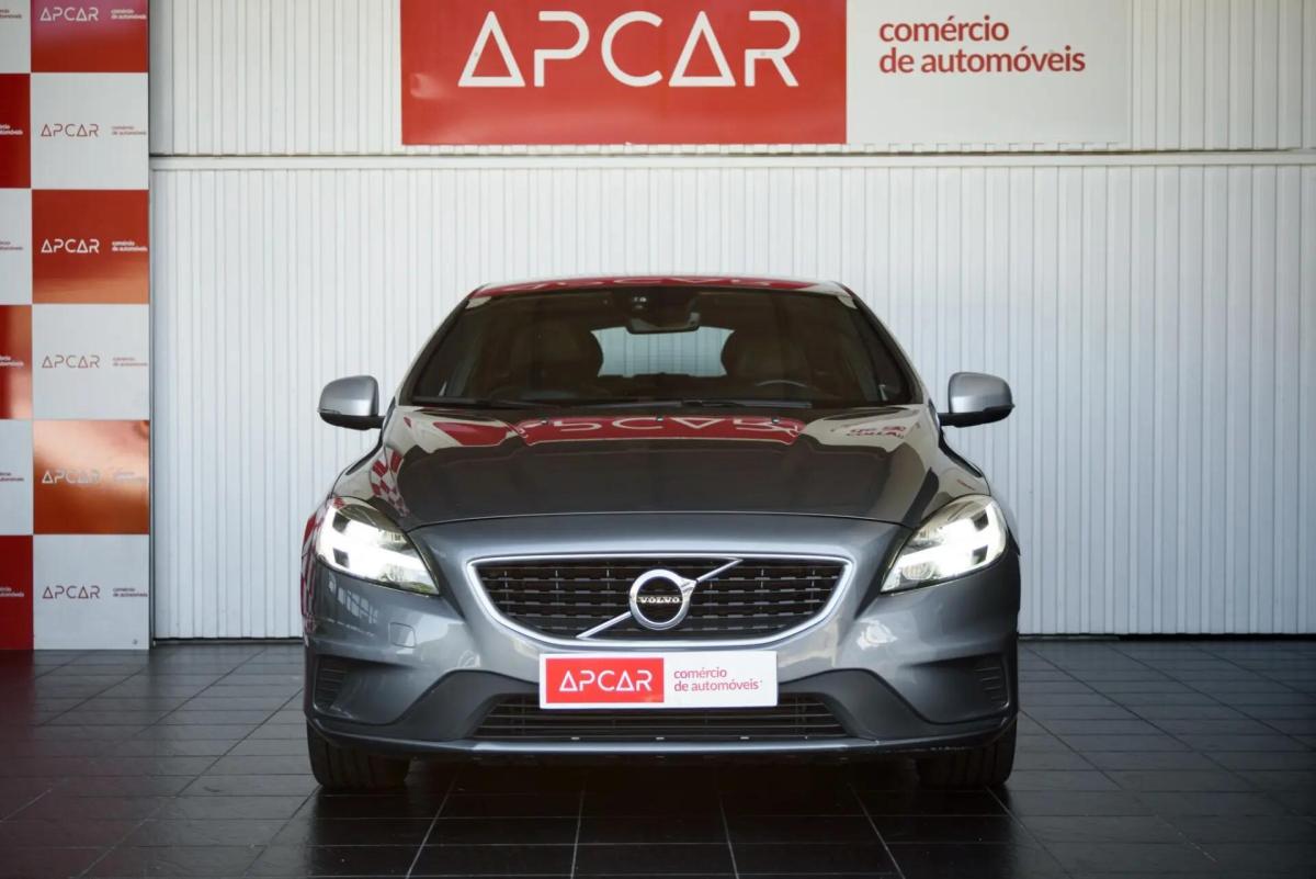 volvo-v40-2018-gasolina-1498cc