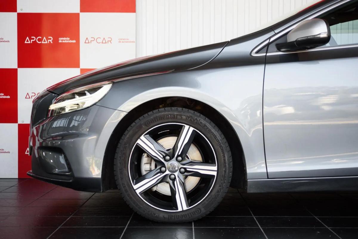 volvo-v40-2018-gasolina-1498cc