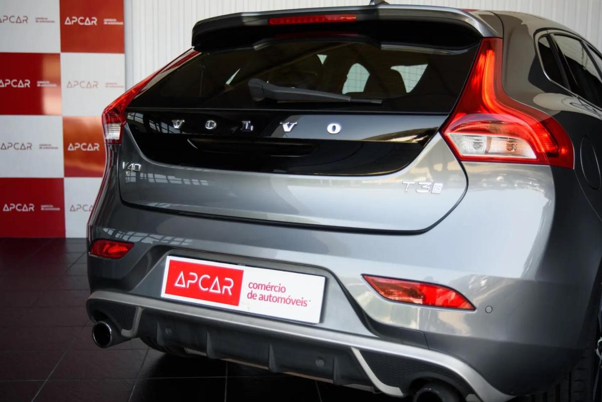volvo-v40-2018-gasolina-1498cc